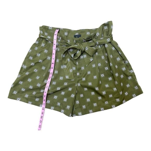 Ann Taylor Factory High Waist Pleated Belted Shorts Green Geometric Print Sz 14 - Picture 2 of 5